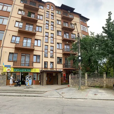 салатовий дім Apartment *